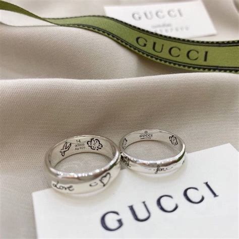 gucci two rings